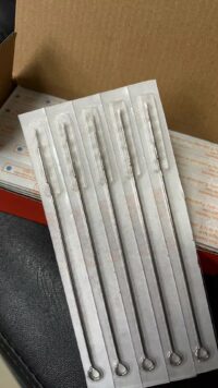 304 medical grade stainless steel 0.3mm/0.35mm rm disposable tattoo needles 30pcs/box, individual sterile packaging, fda approved, sharp & durable for tattoo machines, hypoallergenic