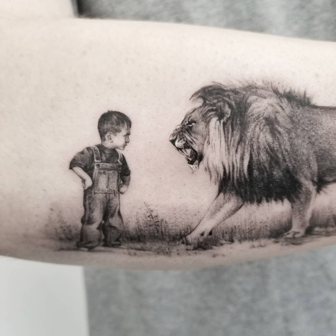 Professional tattoo equipment setup including wireless tattoo machine, FDA-approved ink bottles, disposable needles, and sterilization tools for US tattoo artists
